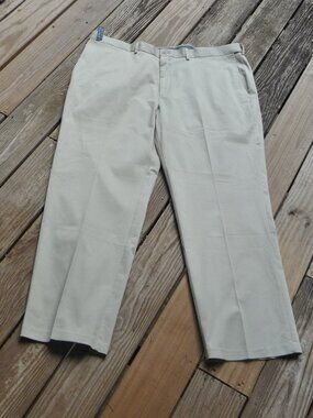 NWT HAGGER KHAKI PANTS  44X32